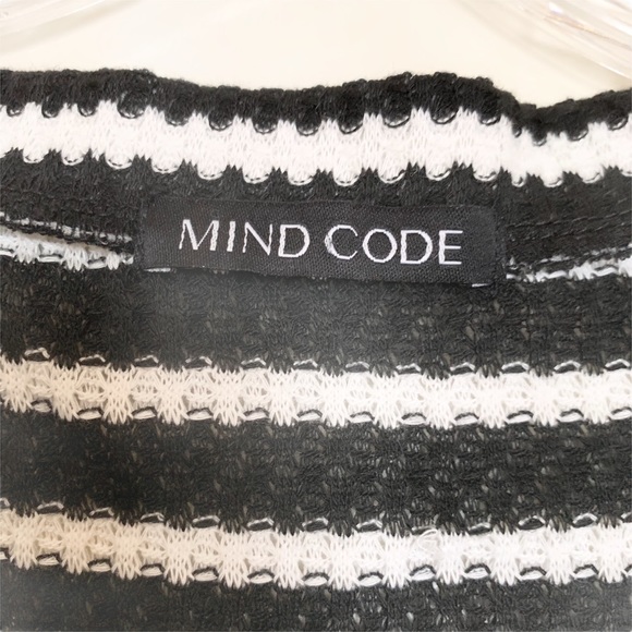 Mind Code black and white striped cardigan - Picture 7 of 7